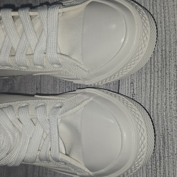 Darc Sport Canvas Suede High Top Sneakers Off White Size Women 6.5 / Men 5.5 NWT - Picture 4 of 13